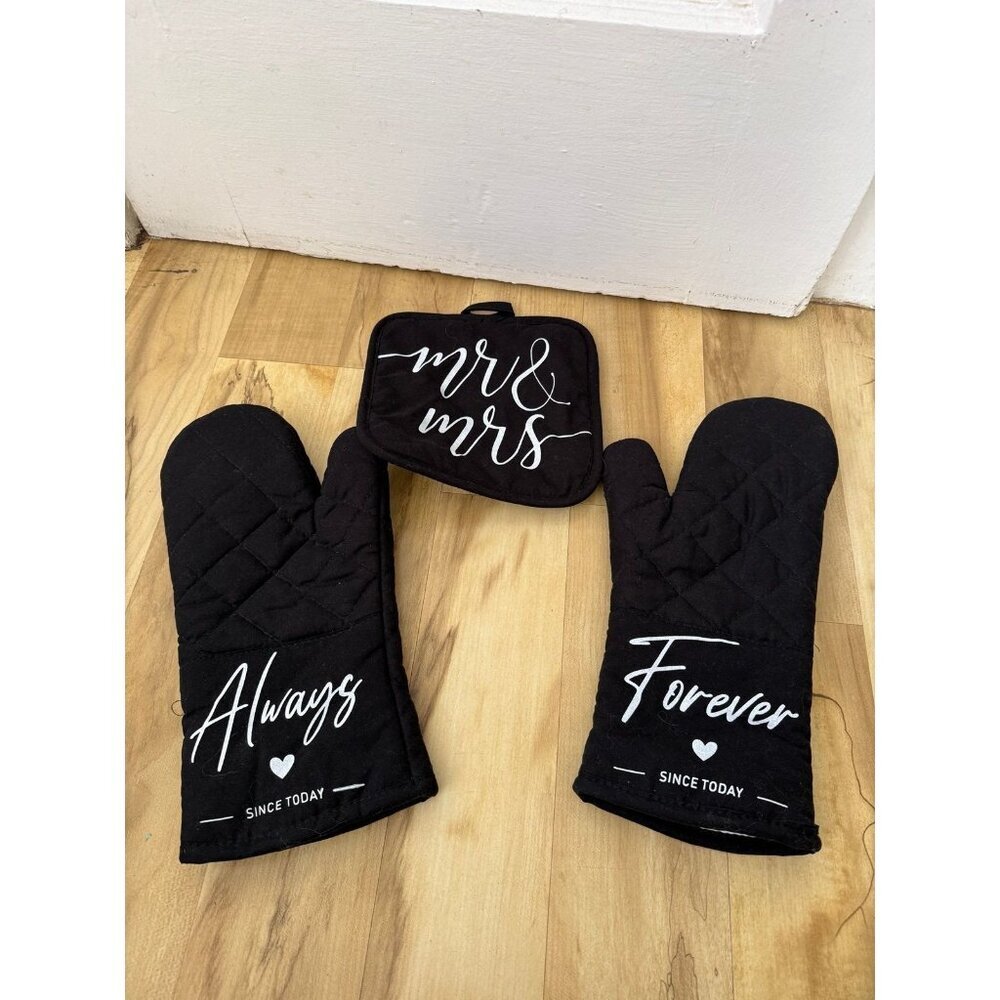 Mr. and Mrs. always forever since today, oven mitt set